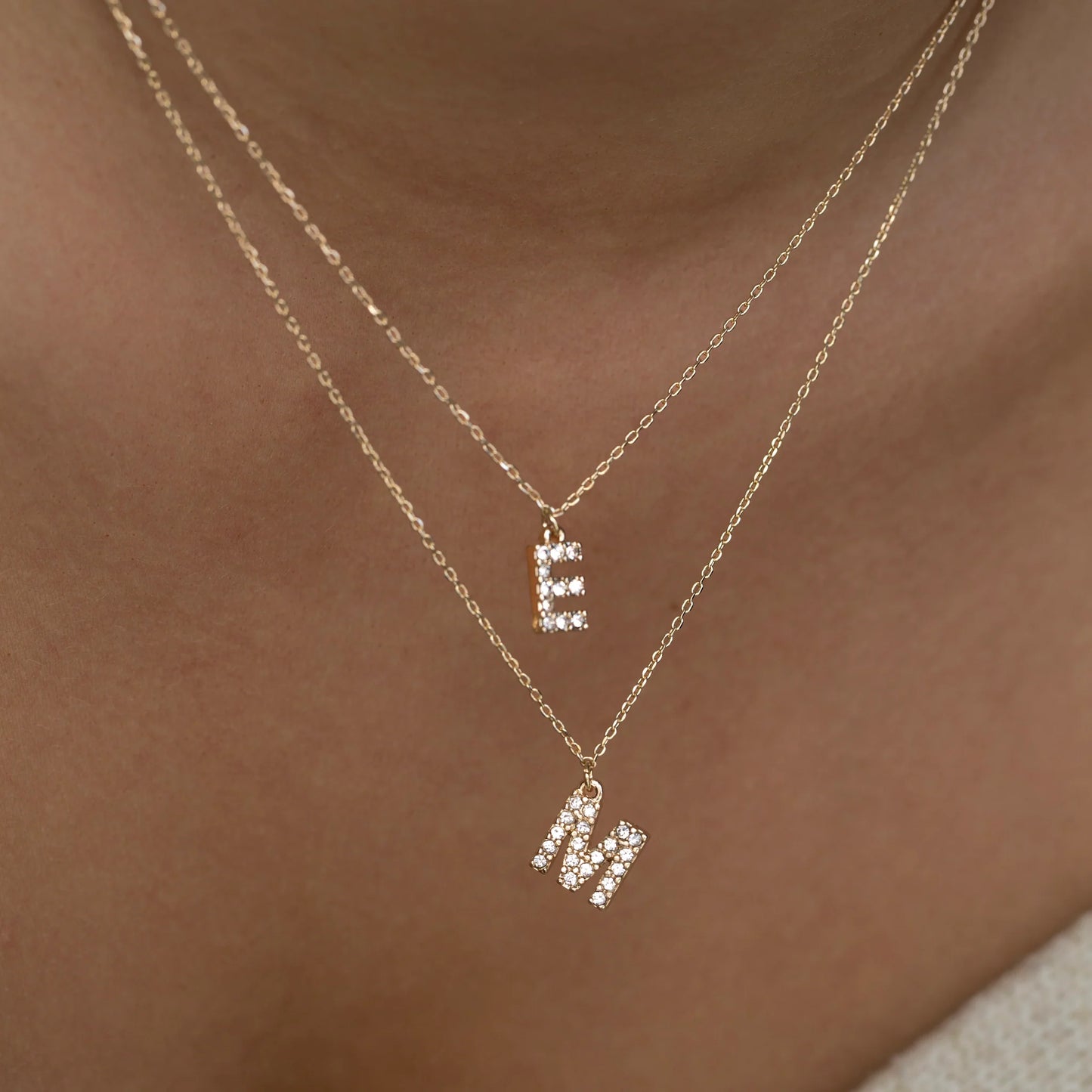 Collar doble con iniciales