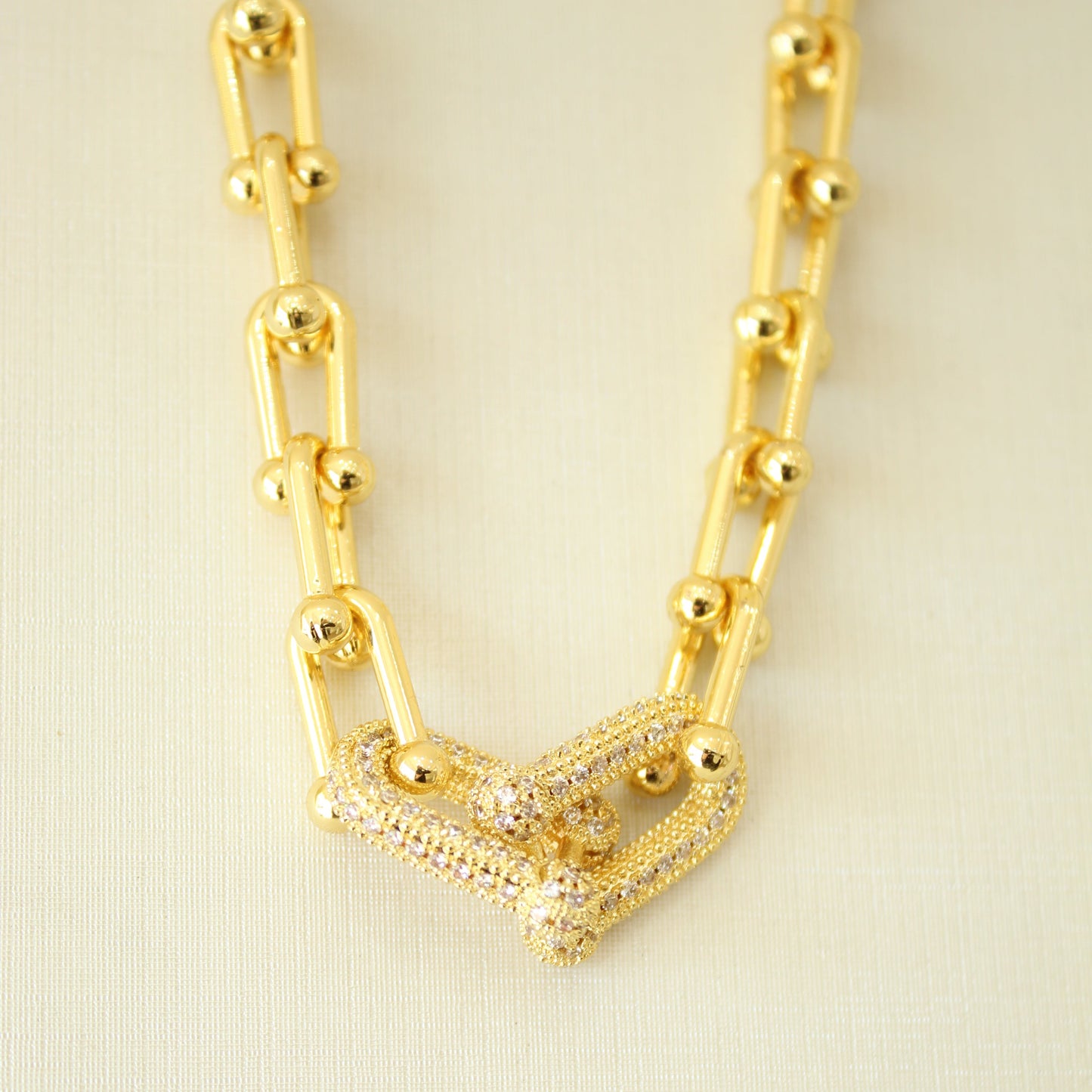 Cadena Kendall Zircon