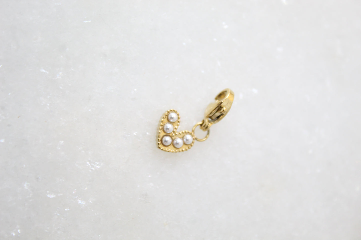 Charm Corazon perlas
